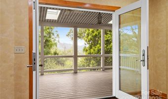 32 Delano Rd, Asheville, NC 28805
