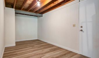 501 Clayworth Dr, Ballwin, MO 63011