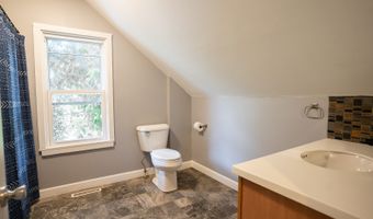 42448 N Lake Ave, Antioch, IL 60002