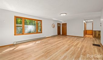 33 Baker Dr, Asheville, NC 28806