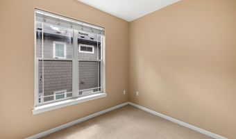 10882 NE RED WING Way 204, Beaverton, OR 97006