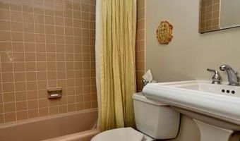 1200 N NASH St 532, Arlington, VA 22209