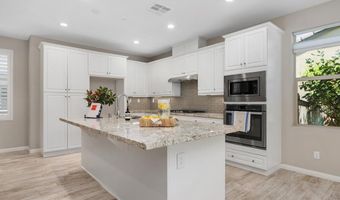 7945 Lusardi Creek Ln, San Diego, CA 92127