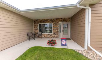 1716 Miller Ln, Aberdeen, SD 57401