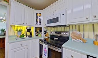 398 Cotton Rd, Alma, GA 31510