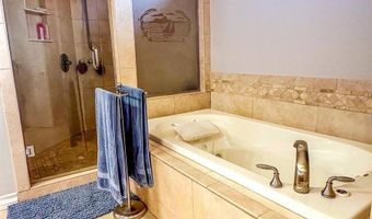 1408 Riverwood Dr, Bismarck, ND 58504