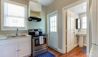 534 E Gordon Ln, Savannah, GA 31401