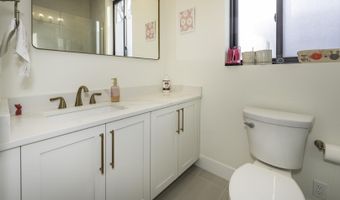 1858 Upland Dr, Ann Arbor, MI 48105