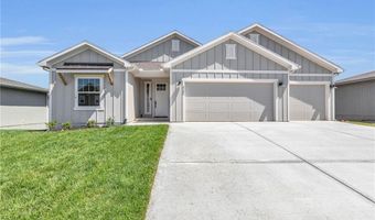 1607 Grayhawk Dr, Basehor, KS 66007