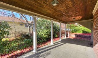 24 Hadwen Rd, Worcester, MA 01602