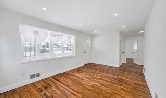 33 Silverpine Dr, Amityville, NY 11701