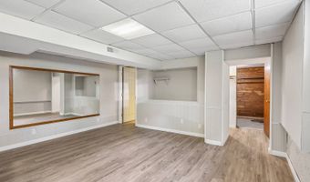 318 Algonquin Dr, Ballwin, MO 63011
