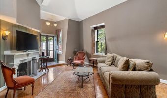 6 Howe Ave 8, Newport, RI 02840