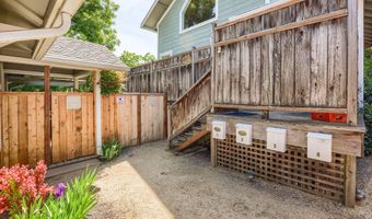 574 E Main St, Ashland, OR 97520