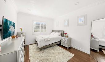 1040 S Summer Breeze Ln, Anaheim, CA 92808