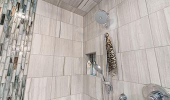 4226 40TH St N, Arlington, VA 22207
