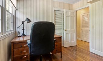 5 Fishing Cove Rd, North Kingstown, RI 02852