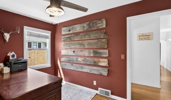 1032 Kingsbury St, Belle Fourche, SD 57717