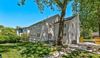 6111 35TH St N, Arlington, VA 22213