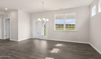 353 Maddox Dr, Aberdeen, NC 28315