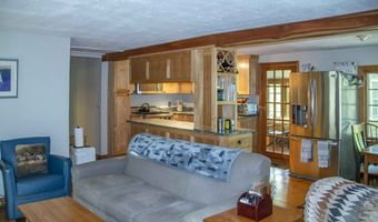 11 N Shore Rd, Chester, NH 03036