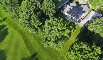 946 Emerald Hills Dr S, Arnolds Park, IA 51331
