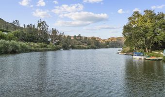 29303 S Lakeshore Dr, Agoura Hills, CA 91301