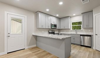 62 Live Oak St, Alvarado, TX 76009