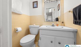 3146 Club Dr, Allentown, PA 18103
