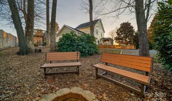 11 Forest Park Ln, Asheville, NC 28803