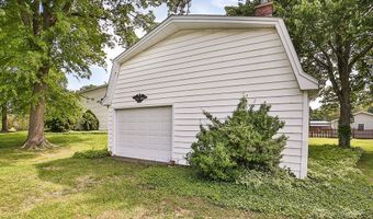 831 W Gebhard Ln, Alden, NY 14004