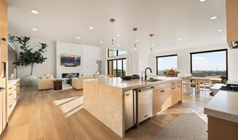 348 E HIDDEN LAKE Dr, Bountiful, UT 84010