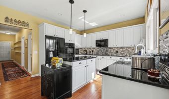 5368 Pinnacle Ct, Ann Arbor, MI 48108
