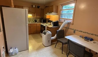 20 Tracy Dr, Burlington, VT 05408