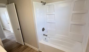 1517 NAVARINO St, Algoma, WI 54201