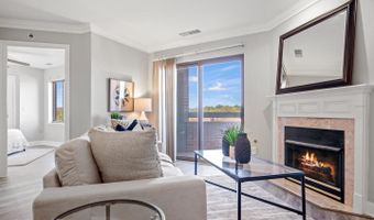 1050 N STUART St 611, Arlington, VA 22201