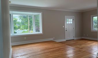 41 Woods Ave, Bergenfield, NJ 07621