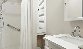 2 N Broadway, Atkinson, NH 03811