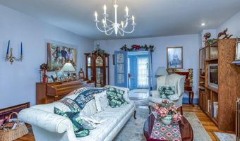 210 NE Valley St, Abingdon, VA 24210