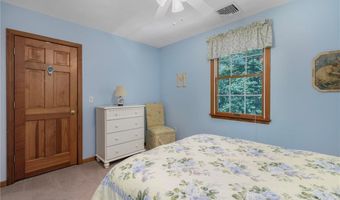 15 Secluded Dr, Narragansett, RI 02882