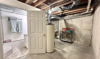 225 Emerald Meadows Dr, Arnolds Park, IA 51331