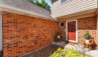 1003 Pocono Trl, Ballwin, MO 63021