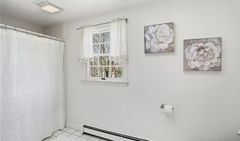 14 High St, Barrington, RI 02806