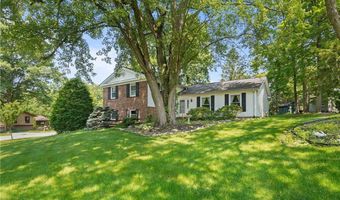 240 S Park Dr, Aurora, OH 44202