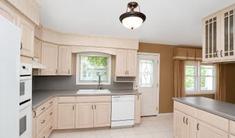 917 W Army Trail Blvd, Addison, IL 60101