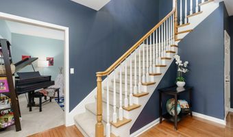 4614 Sawgrass Dr W, Ann Arbor, MI 48108