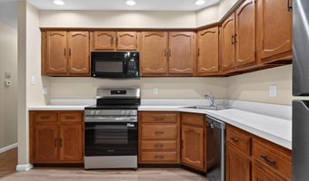 86 W 33RD St 211, Bayonne, NJ 07002