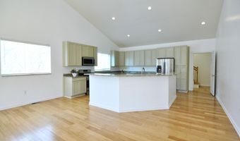 2019 Chalmers Dr, Ann Arbor, MI 48104