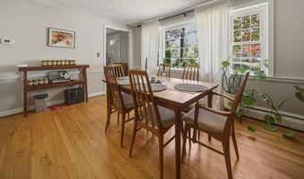 32 Fox Den Rd, Avon, CT 06001