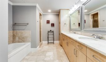 5055 Addison Cir 205, Addison, TX 75001